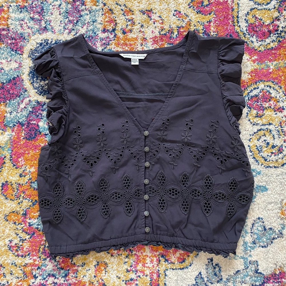 American Eagle - Eyelet Crop Top - Sz Medium